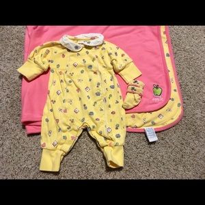 Gymboree Apple preemie set